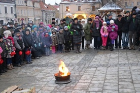 Przekazanie światełka pokoju