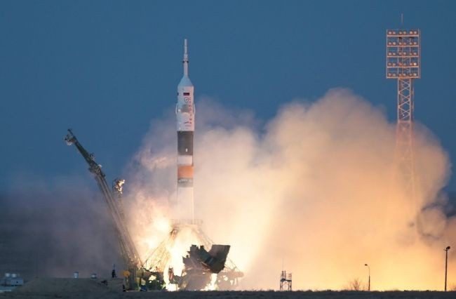 Kosmiczne cumowanie Sojuza