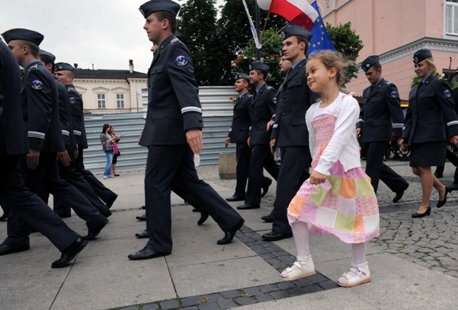 22 czerwca. Radomski garnizon lotniczy obchodził jubileusz 80. rocznicy powstania. Obchód był powiązany z nadzieją na otwarcie cywilnego lotniska na Sadkowie