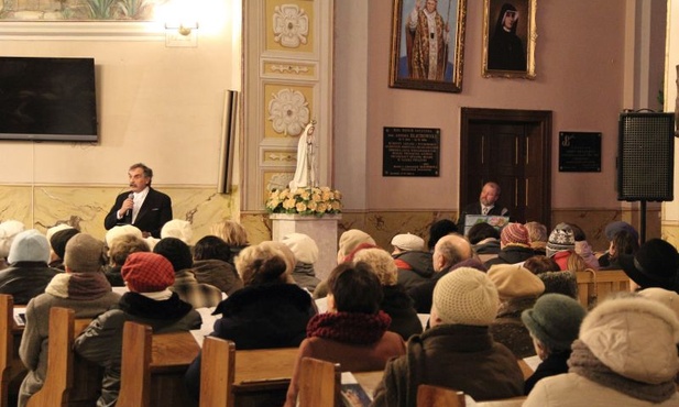 Podczas wieczoru kolędy i gawędy nie było osoby, która by nie śpiewała