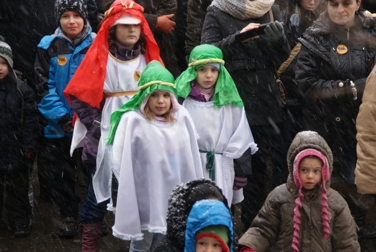 Tychy - orszak w padającym śniegu