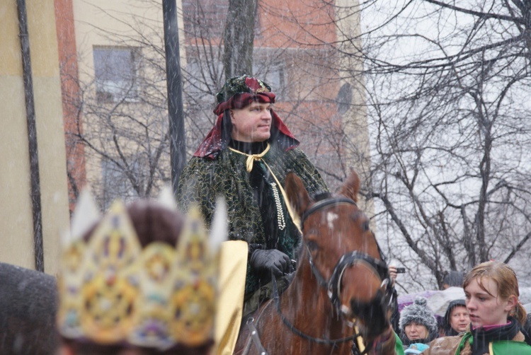 Tychy - orszak w padającym śniegu