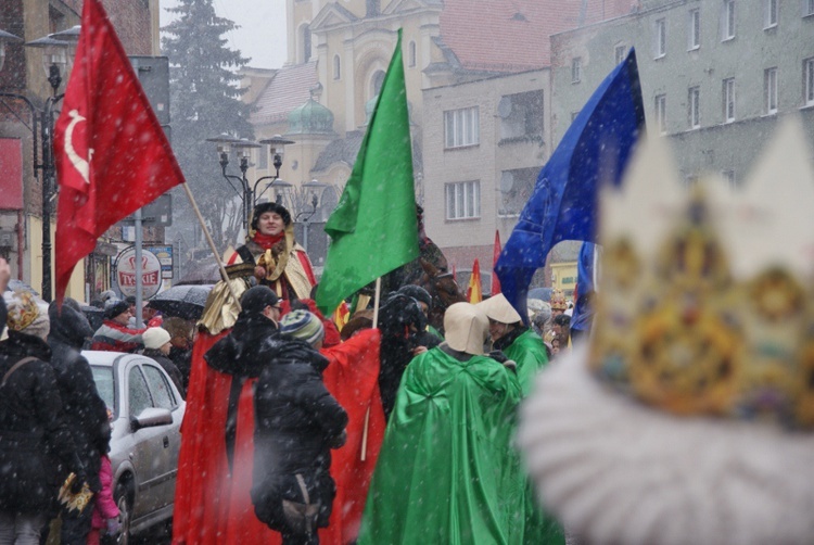 Tychy - orszak w padającym śniegu