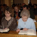 Czytają Pismo św. w Dębicy