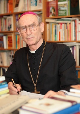 Abp Nossol: Nie upolityczniać teologii