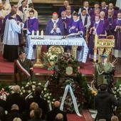Rozpoczął się pogrzeb Jadwigi Kaczyńskiej