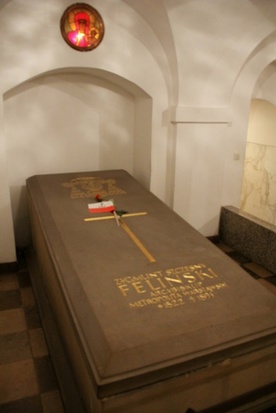 Dawny sarkofag św. Felińskiego. Teraz spocznie w nim śp. kard. Józef Glemp