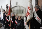 W uroczystościach pogrzebowych uczestniczyli ze sztandarem przedstawiciele radomskiego Klubu Inteligencji Katolickiej 