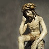 Chrystus frasobliwy z Długosiodła jest jedną z najbardziej charakterystycznych rzeźb w muzeum diecezjalnym