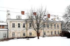 Nowy właściciel powoli remontuje Pałac Żeleńskich w Kryspinowie 