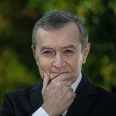 Piotr Gliński jest profesorem socjologii, pracuje w Polskiej Akademii Nauk i na Uniwersytecie w Białymstoku. Urodził się w Warszawie, ma 58 lat, jest żonaty, ma córkę. Na pierwszym posiedzeniu Sejmu w marcu będzie głosowany wniosek PiS o konstruktywne wotum nieufności dla rządu z kandydaturą Piotra Glińskiego na premiera.