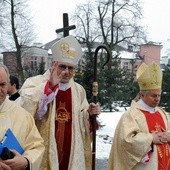 W procesji wejścia bp Radosław Zmitrowicz błogosławił swych ziomków z kozienickiej parafii pw. Świętego Krzyża i całej rodzinnej diecezji