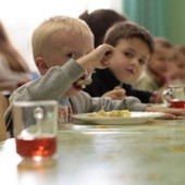 800 tys. dzieci w Polsce jest niedożywionych