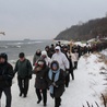 Mimo niesprzyjających warunków wszyscy uczestnicy nabożeństwa trwali w głębokim skupieniu