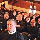  Do Paradyża przyjechało kilkuset księży pracujących na terenie diecezji zielonogórsko-gorzowskiej. Seminarium to wciąż ich miejsce formacji