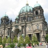 Niemieccy biskupi ostro o związkach partnerskich