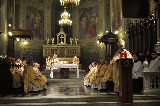 Wspólna modlitwa pod przewodnictwem biskupów za Ojca św.