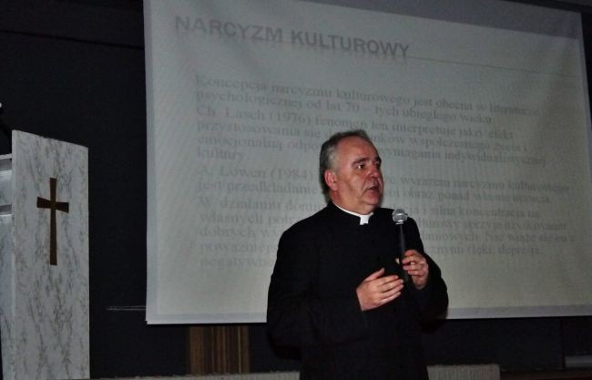 Ks. Jerzy Szymołon mówił o narcyzmie kulturowym, który niszczy jednostkę, rodzinę i społeczeństwo