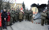 Apel przy pomniku Żołnierzy Zrzeszenia Wolność i Niezawisłość – Żołnierze Wyklęci jest w Radomiu tradycją starszą niż samo święto