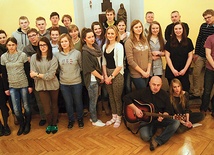  Grupa uczniów z Katolika w Ostródzie podczas rekolekcji w Domu Formacyjnym „Źródło Jakuba”