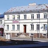  Siedziba Caritas przy ul. Sienkiewicza 54, w której mieszczą się hospicjum, centrum charytatywno-opiekuńcze,  dom dla pacjentów z chorobą Alzheimera i warsztaty terapii zajęciowej