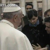 Papież pobłogosławił matkę w ciąży