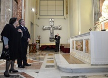 Prezydent przy grobie bł. Jana Pawła II