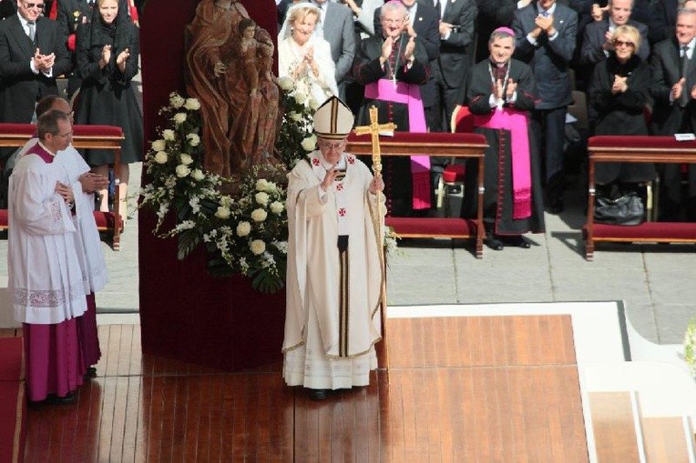 Franciszek rozpoczął pontyfikat