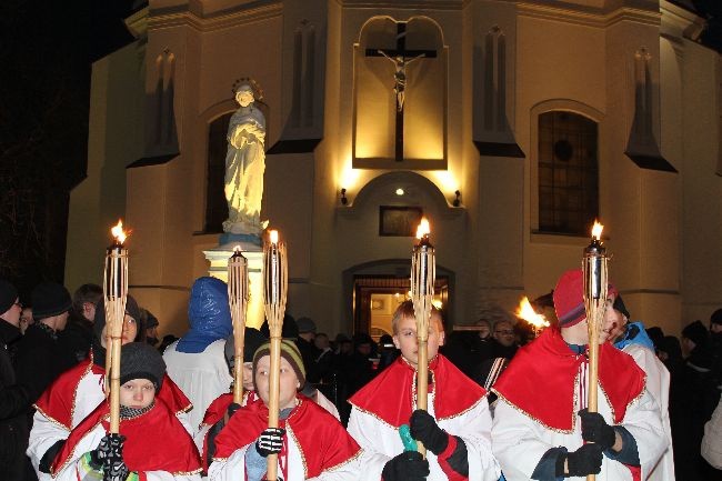 Droga Krzyżowa ulicami starego miasta rozpoczęła się w płockiej farze