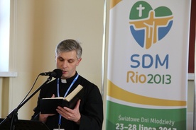 Spotkanie rozpoczęło się modlitwą, którą prowadził ks. Paweł Górski, organizator
