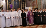Arcybiskup Stanisław Budzik ustanowił 31 nowych szafarzy Komunii świętej