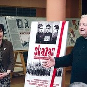 Wystawę w ChOK-u otworzyli wspólnie posłanka Elżbieta Witek oraz ks. Zbigniew Szymerowski, proboszcz parafii pw. Wniebowzięcia NMP