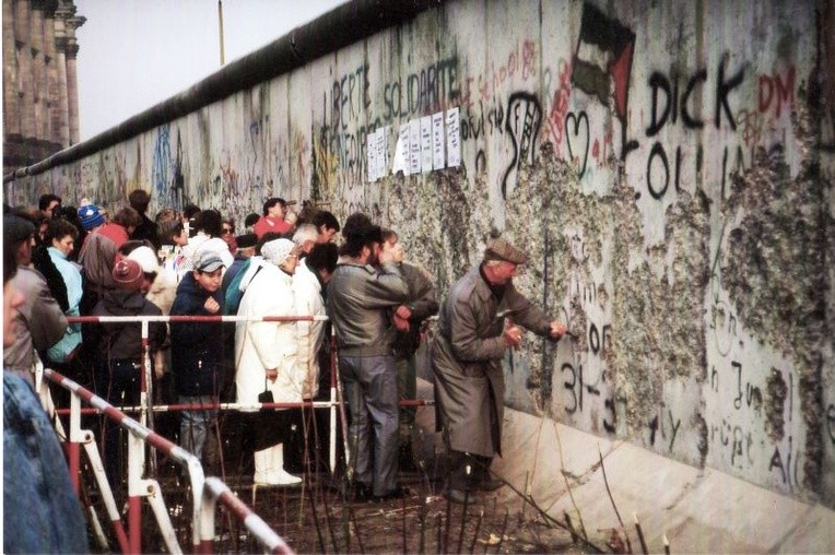 Deweloper usunął fragment muru berlińskiego