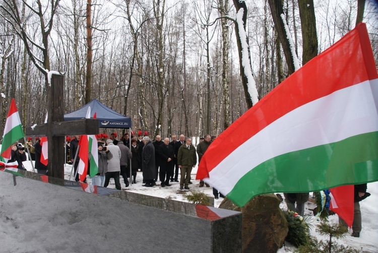 Węgrzy upamiętnieni w lesie murckowskim