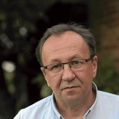 Robert Traba – jest profesorem w Instytucie Studiów Politycznych PAN, honorowym profesorem berlińskiego Freie Universität, dyrektorem Centrum Badań Historycznych PAN w Berlinie. Od 2007 r. pełni funkcję współprzewodniczącego Polsko-Niemieckiej Komisji Podręcznikowej. 