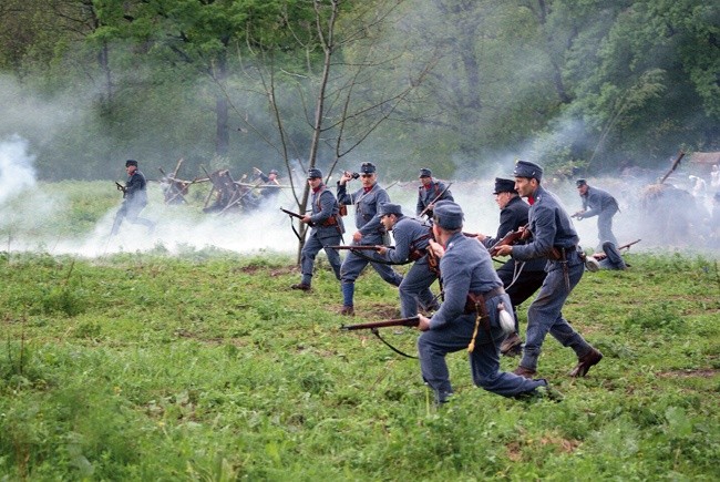 Austro-węgierska piechota rusza do szturmu