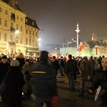 Smoleńska rocznica: pochód tysiąca flag