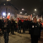 Smoleńska rocznica: pochód tysiąca flag