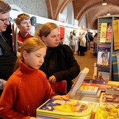 Na targach dobrą lekturę znajdzie każdy, także młodzież i dzieci