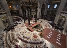 Papież wyświęcił 10 kapłanów