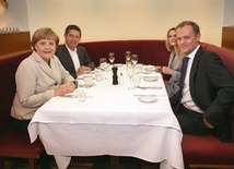 Premier dyskutował o życiorysie Merkel
