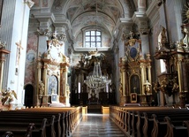 Kościół św. Anny jest jedną z najpiękniejszych, najstarszych i najlepiej odrestaurowanych świątyń warszawskich