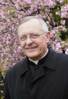 Edward Dajczak (ur. 1949), od 2007 roku biskup diecezjalny koszalińsko-kołobrzeski. Od 1999 współorganizował Przystanek Jezus – spotkania ewangelizacyjne odbywające się podczas festiwalu Przystanek Woodstock. 