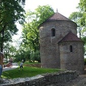 Romańska rotunda św. Mikołaja na cieszyńskim wzgórzu zamkowym