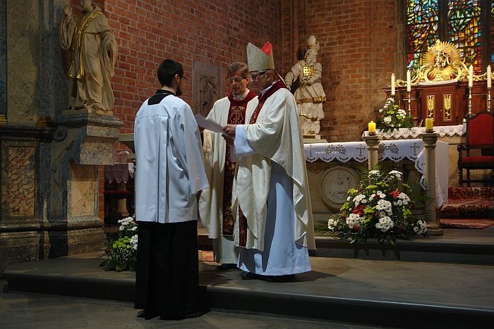 Ministranci i lektorzy w Rudach 