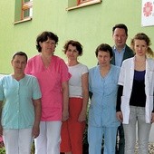  Personel hospicjum robi wszystko, by budować domową atmosferę. Cieszy ich, gdy rodziny pacjentów doceniają ich pracę 