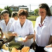  Kulasza – potrawa na gorąco z mąki, polana masłem, plus maślanka do popicia 