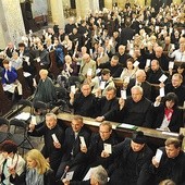  25 maja katedra płocka była miejscem synodalnych dyskusji i głosowań nad dziewięcioma uchwałami 43. synodu diecezjalnego