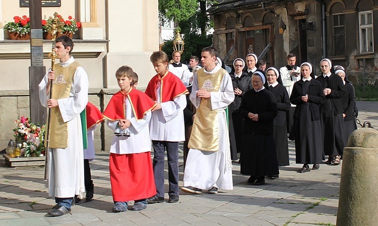 Adoracja w łączności z papieżem