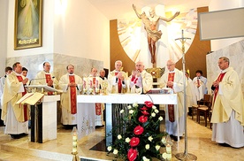  Jubileuszowej Mszy św. przewodniczył abp Wacław Depo